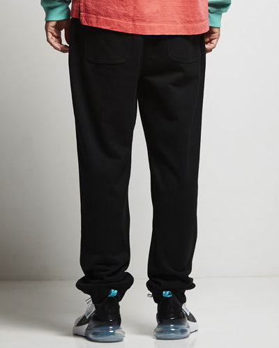 毎日使える万能スウェットパンツ