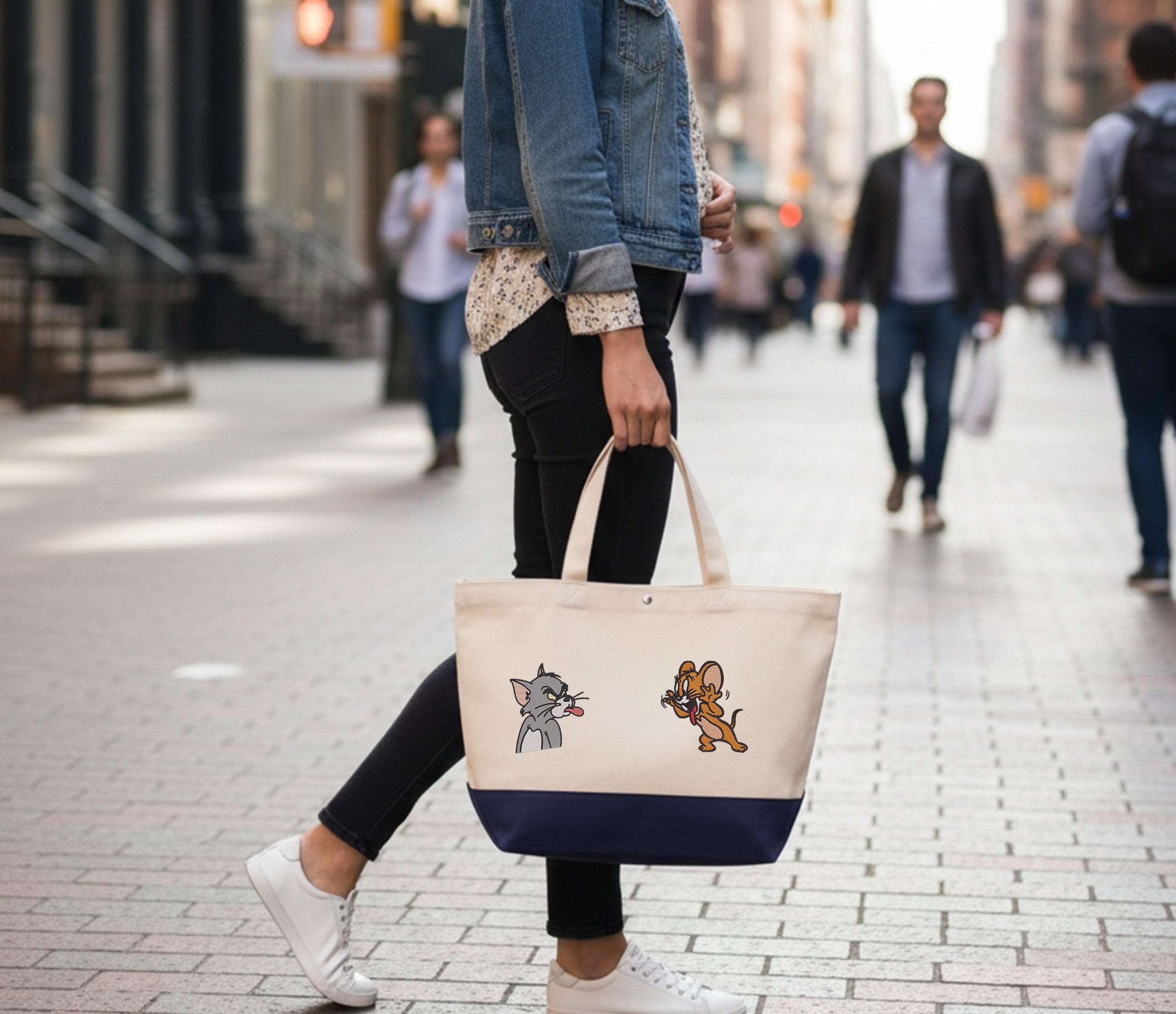 Embroidered Tom & Jerry Tote Bag 17L