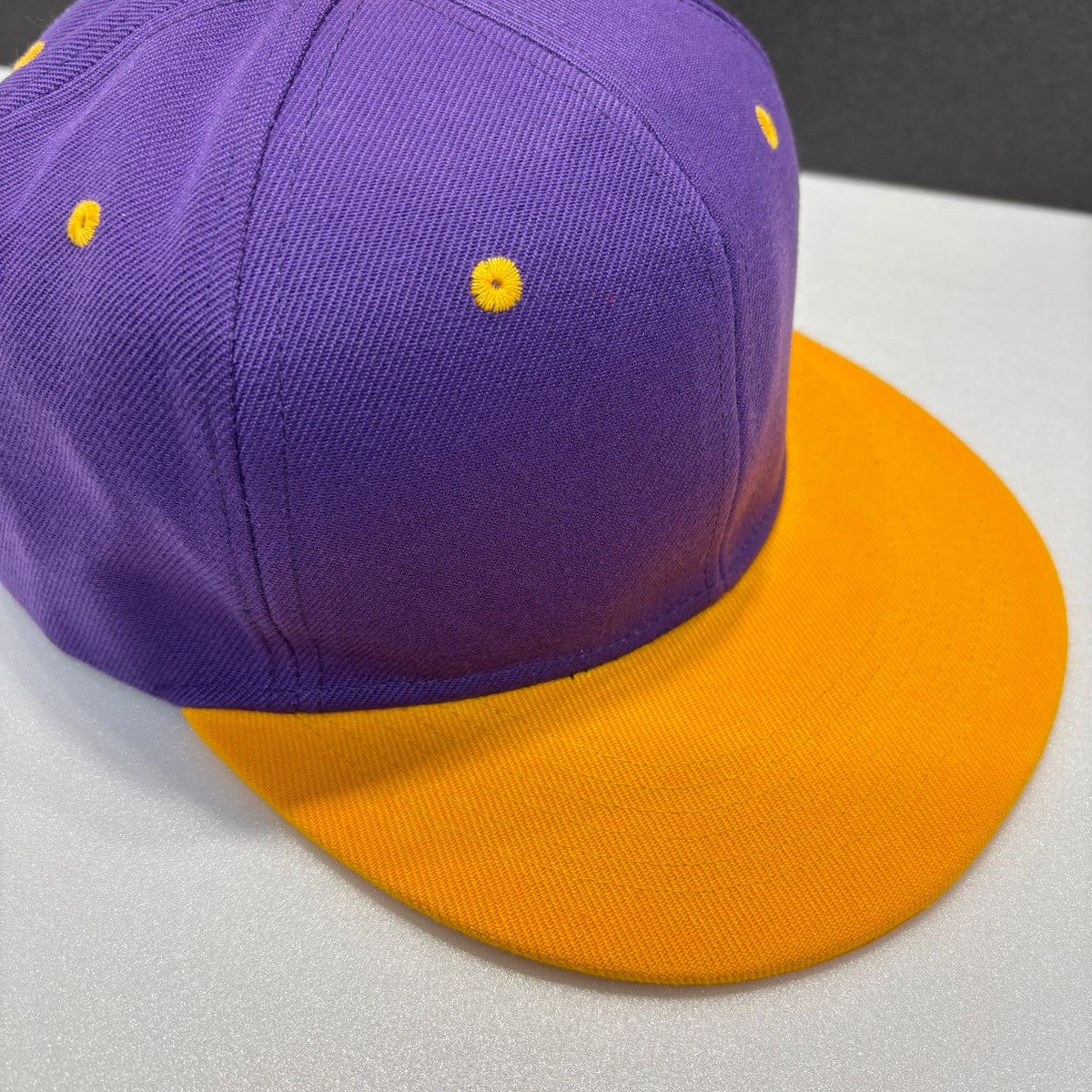Two Tone Flat Brim Purple Baseball Cap – familiafabrica display picture 1