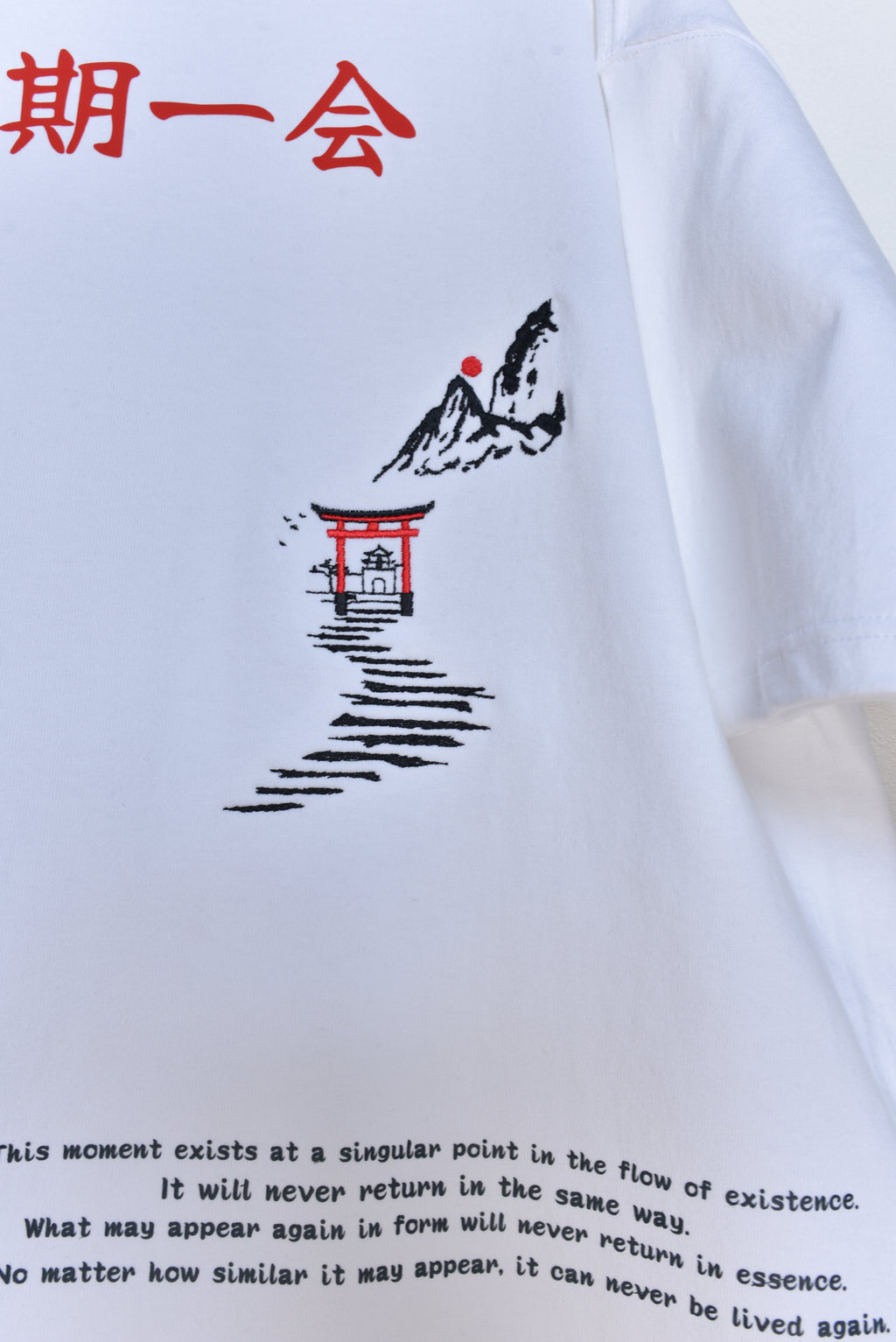 日本の侍の美徳「一期一会」刺繍入り厚手320GSMプレミアムコットンTシャツ | 限定版 | – ホワイト サイズL | グローバル無料配送