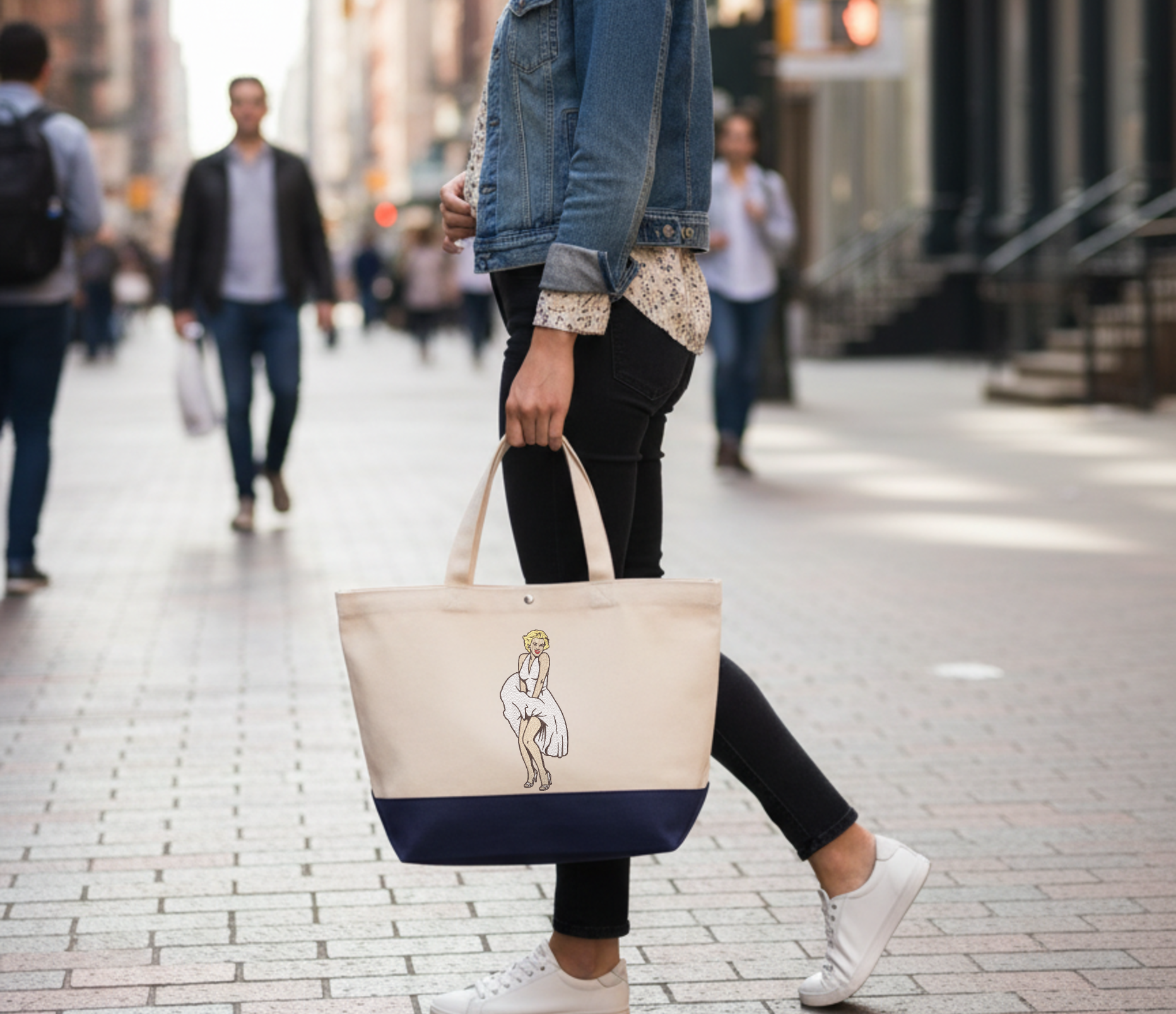 マリリン・モンロー：フライングスカート刺繍トートバッグ