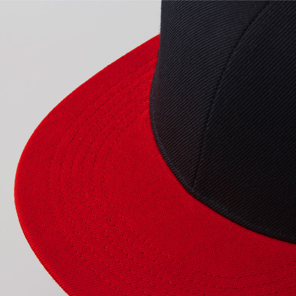 ツートンフラットブリムブラックベースボールキャップ